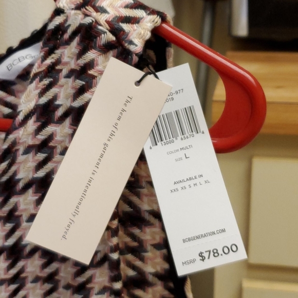 Brand new BCBGeneration large top - Picture 3 of 4